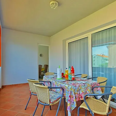 Coastal Serene In Apartmán Umag