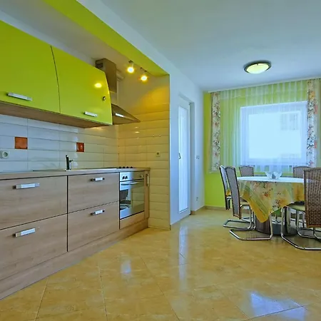 Apartment Coastal Serene In