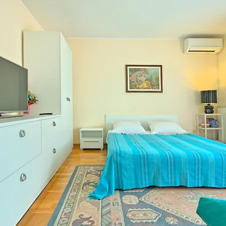 Apartment Coastal Serene In